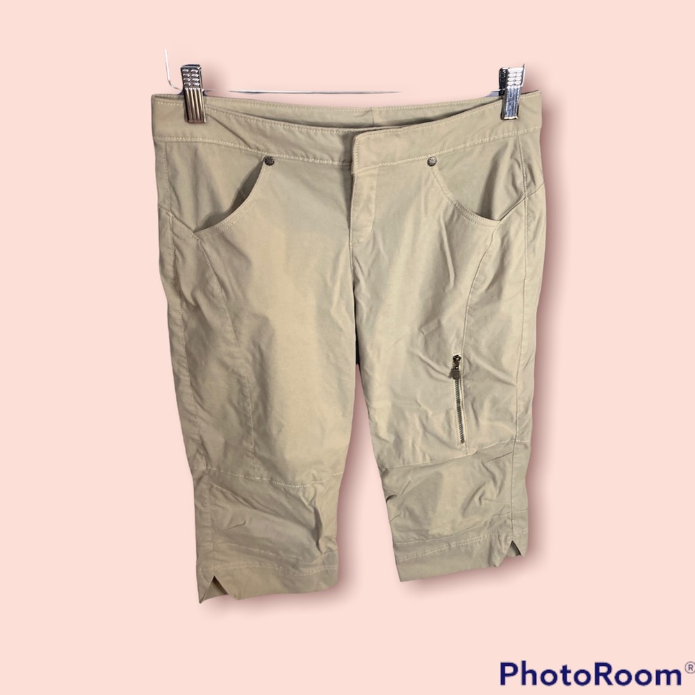 Kahki capris Athleta